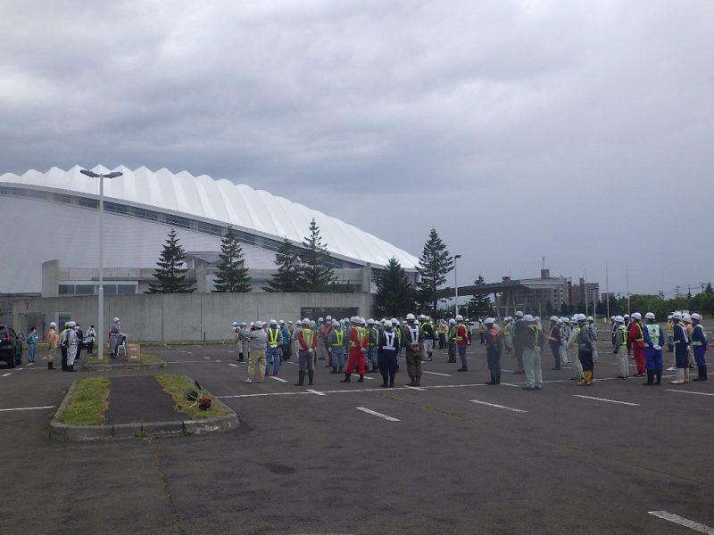 草刈りボランティア活動を実施/金山建設