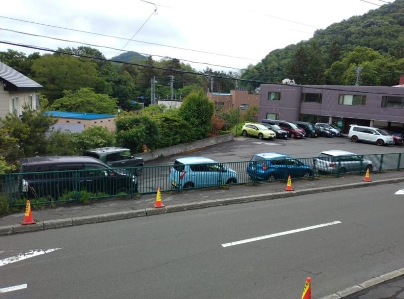 大倉山小学校運動会に際して、駐車場の開放を行いました！／東亜工業